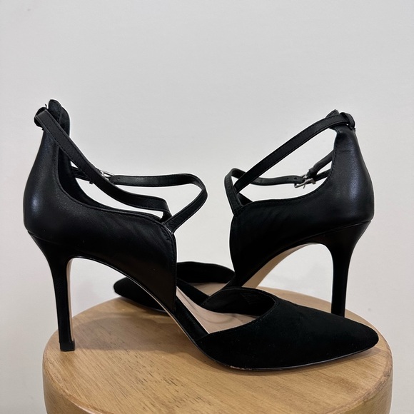 Saks Fifth Avenue Black Heels - Size 6 1/2 - Picture 6 of 10